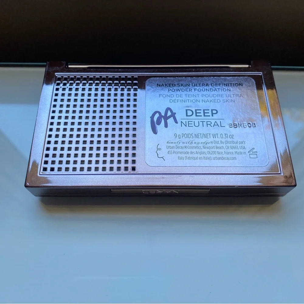 Urban Decay Naked Skin Ultra Definition Powder Foundation - Deep Neutral